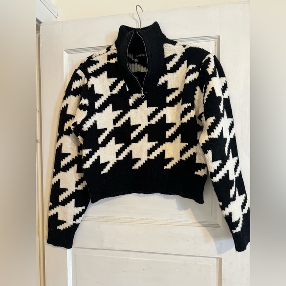 BLANKNYC I'M Royalty Quarter Zip Houndstooth Sweater - Picture 3 of 5